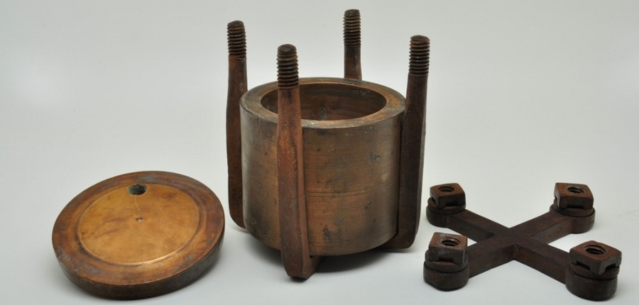 Papinscher Topf oder Schnellkochtopf, Drucktopf, Dampfdrucktopf, Dampfkochtopf