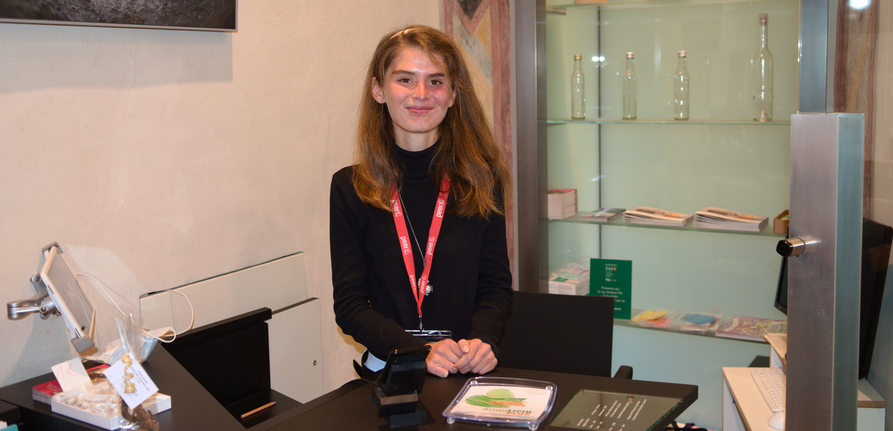 Museumsbegleiterin im Pharmaziemuseum Brixen: Lara Salina-Callegari